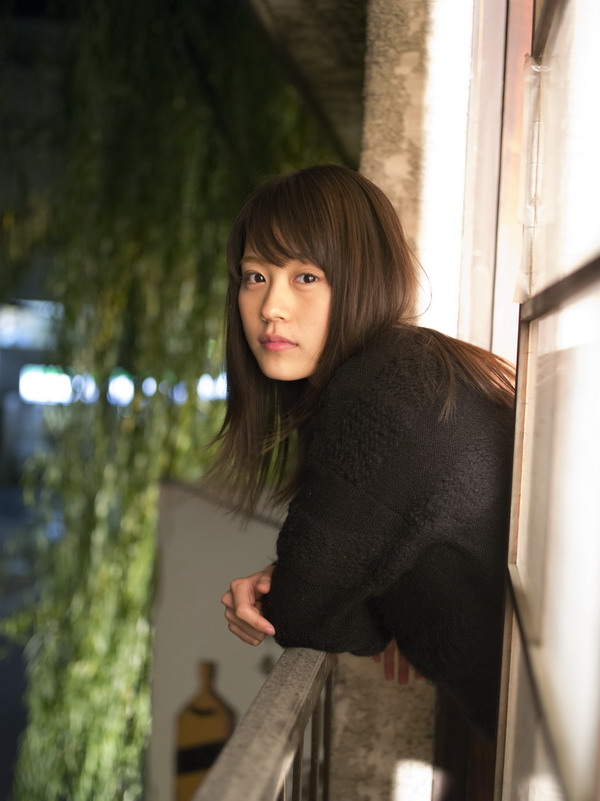 藤里一郎 「キョリ。 藤里一郎×有村架純」 （リコーイメージング