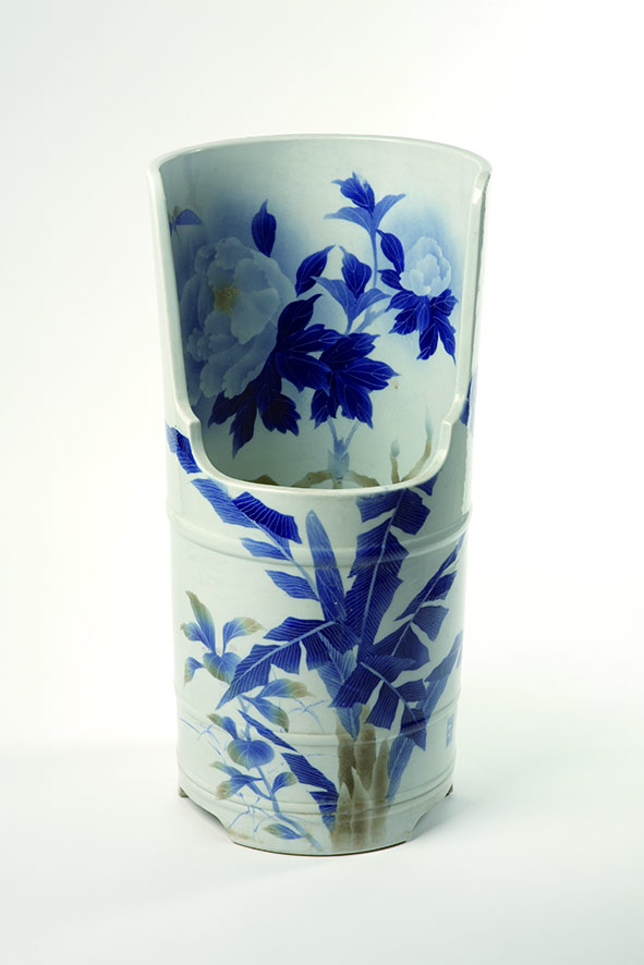 染付古便器の粋 - 青と白、もてなしの装い - 」 （Bunkamura Gallery
