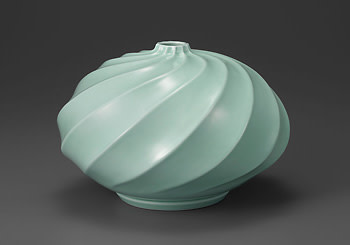 【ヨーロッパの教会】　日展作家　辻毅彦　作　陶板　日展作家　師井上萬二　上位作 ヨーロッパの教会】 日展作家 辻毅彦 作 陶板 日展作家 師井上萬