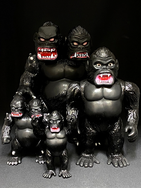 ソフトビニール怪獣展　ピンバッジ4個セット ソフトビニール怪獣展 ピンバッジ4個セット ソフトビニールの