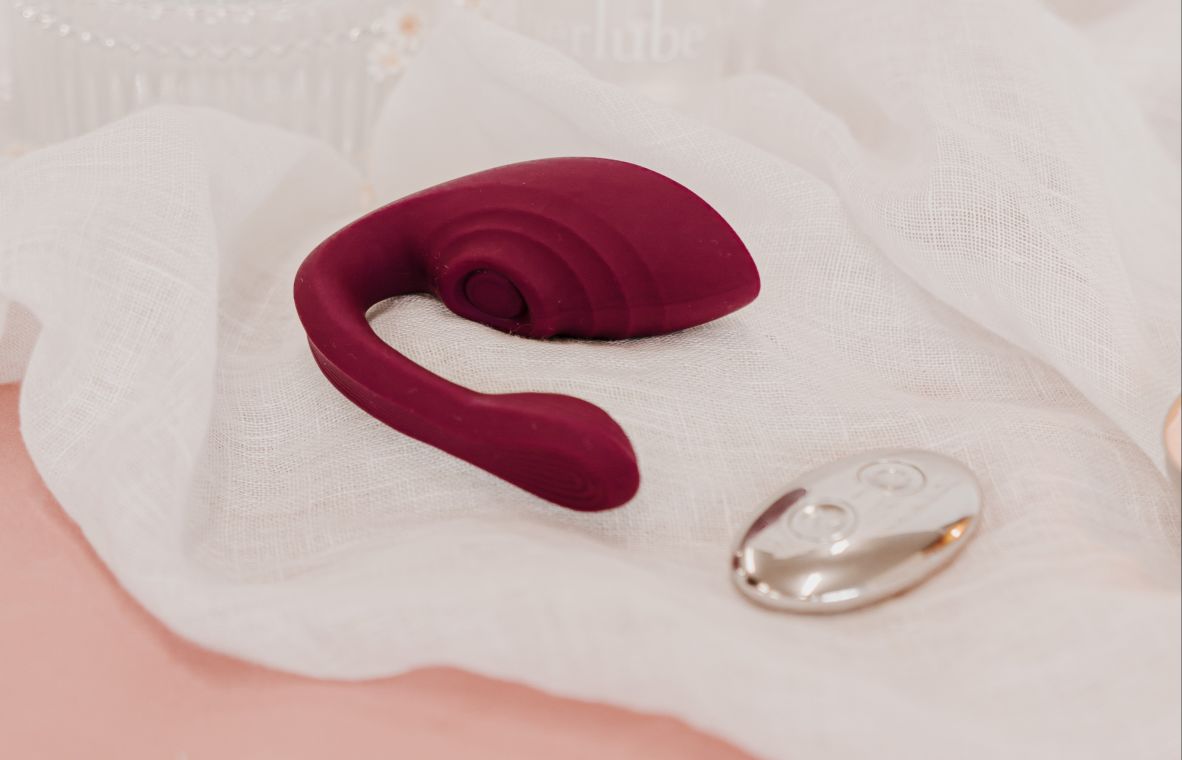 How to Use a U-shaped Couples Vibrator (Step-by-Step Guide)