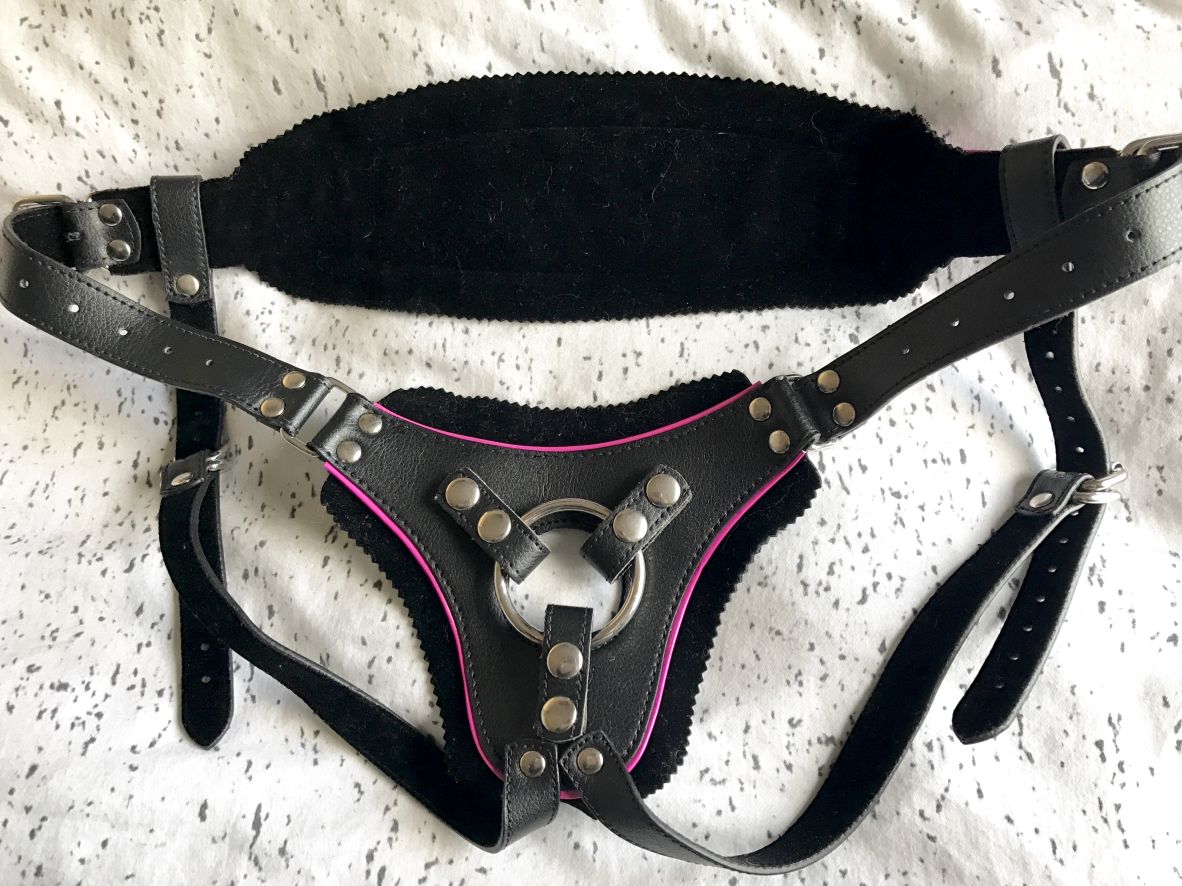 Flamingo harness 1