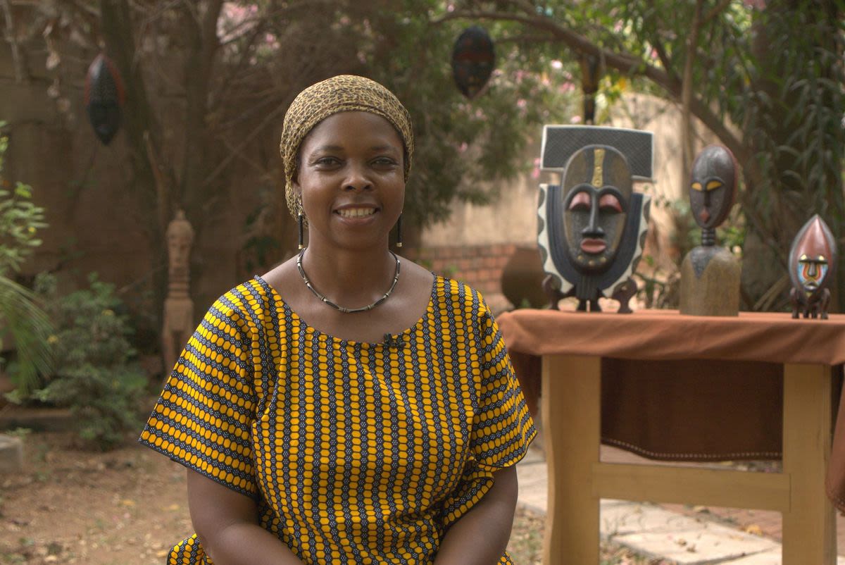 Rita, an artisan from Ghana, used her loan to buy art supplies in bulk, helping her bounce back from the setbacks caused by COVID-19.