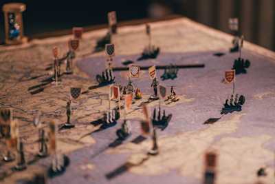 Stoletá válka - velte vlastním armádám