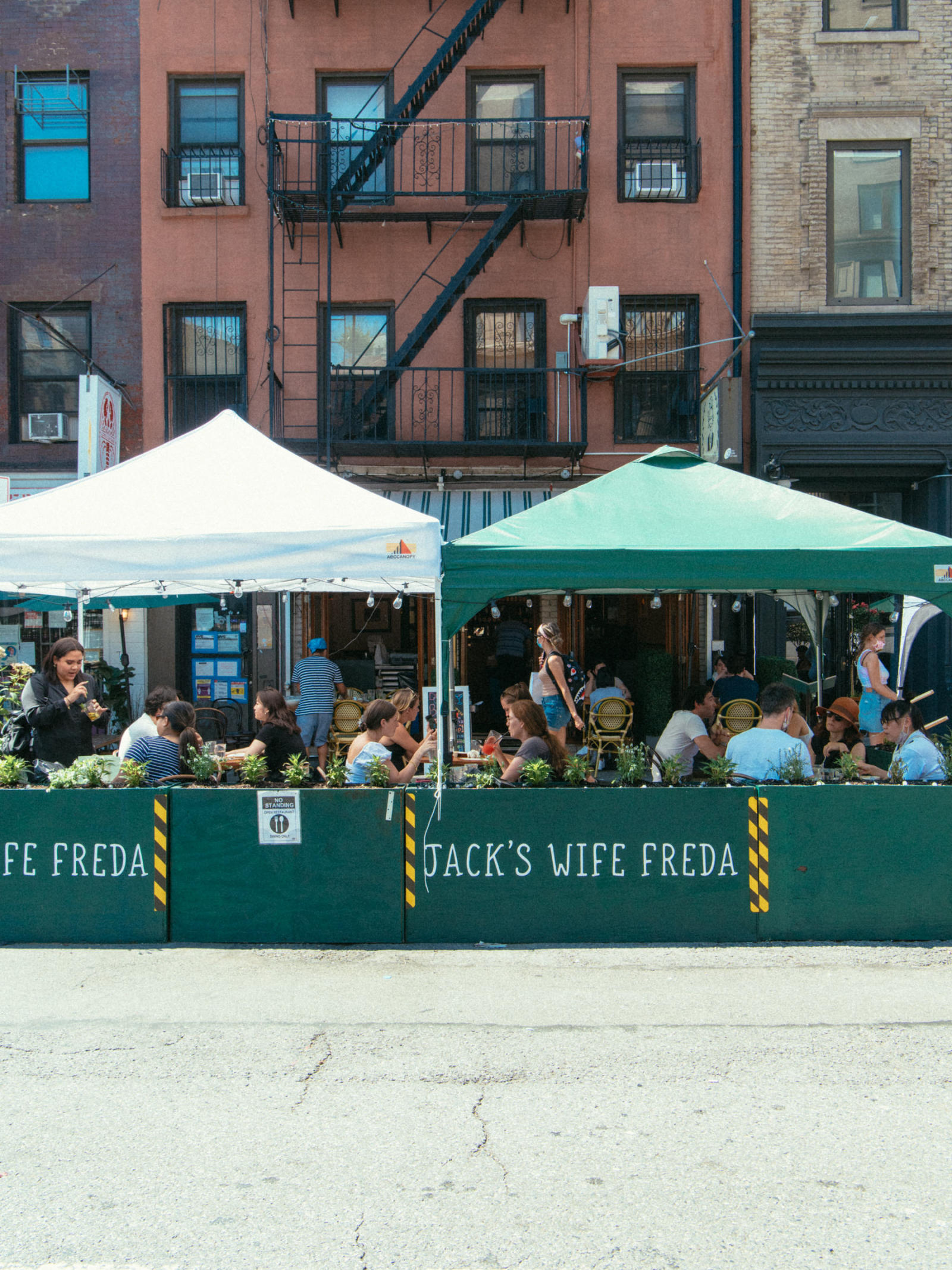 Outdoor dining at JACK’S WIFE FREDA