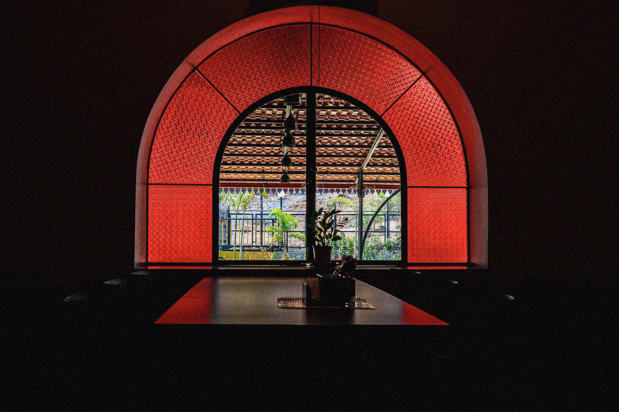 GLASS ARCHWAY EDIT
