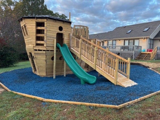pirate ship behind HOH