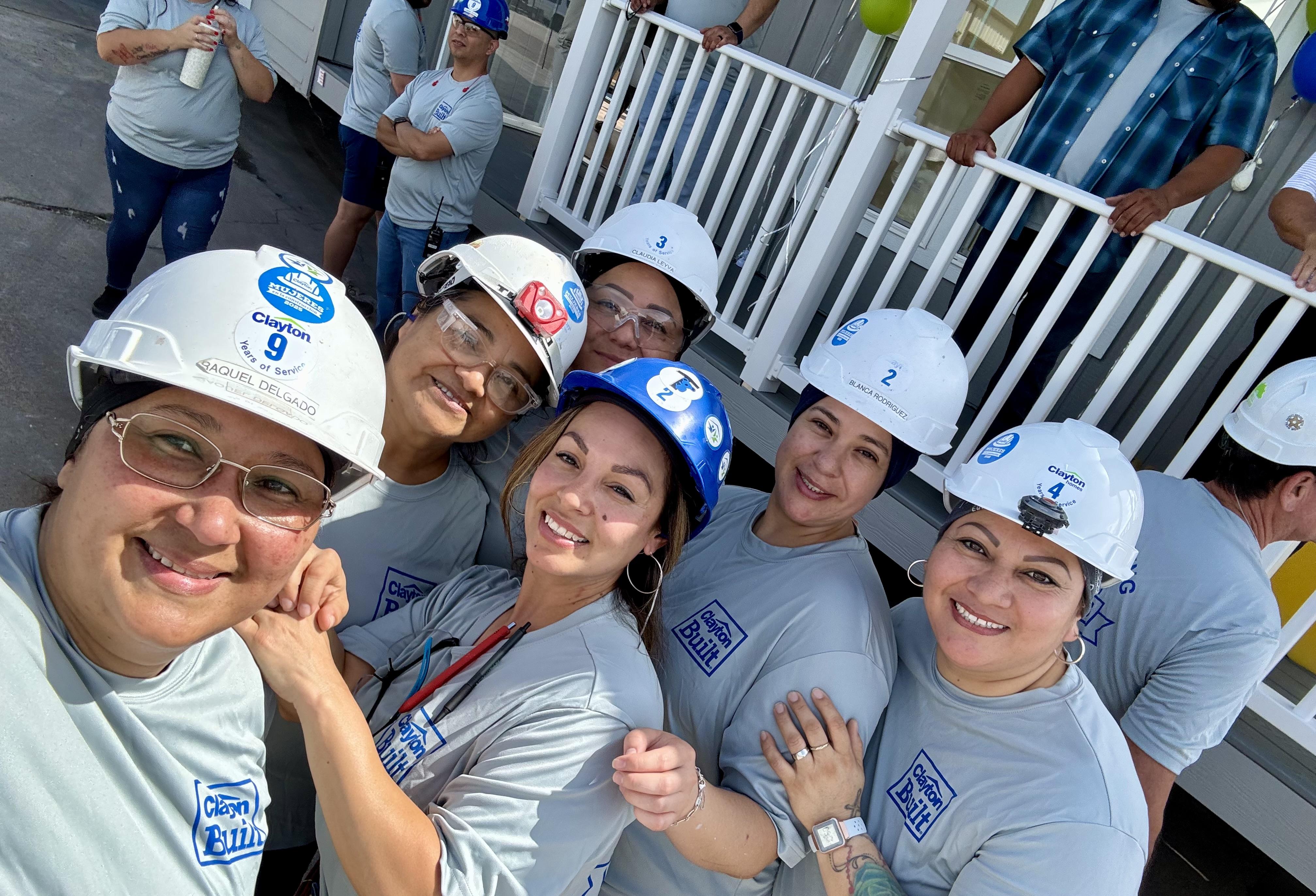 Group of TMs at Waco II's 25,000th home celebration