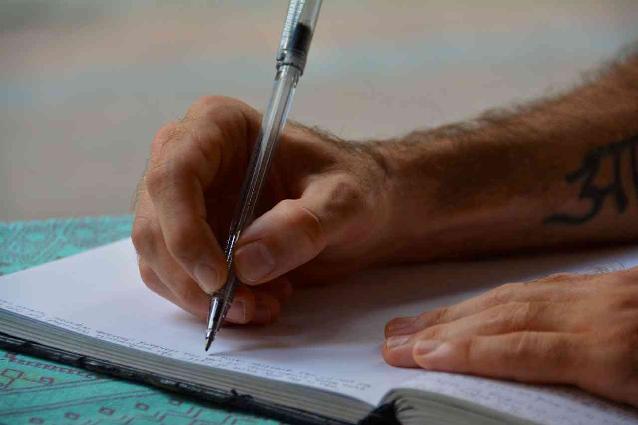 偽造特種文書罪的刑責