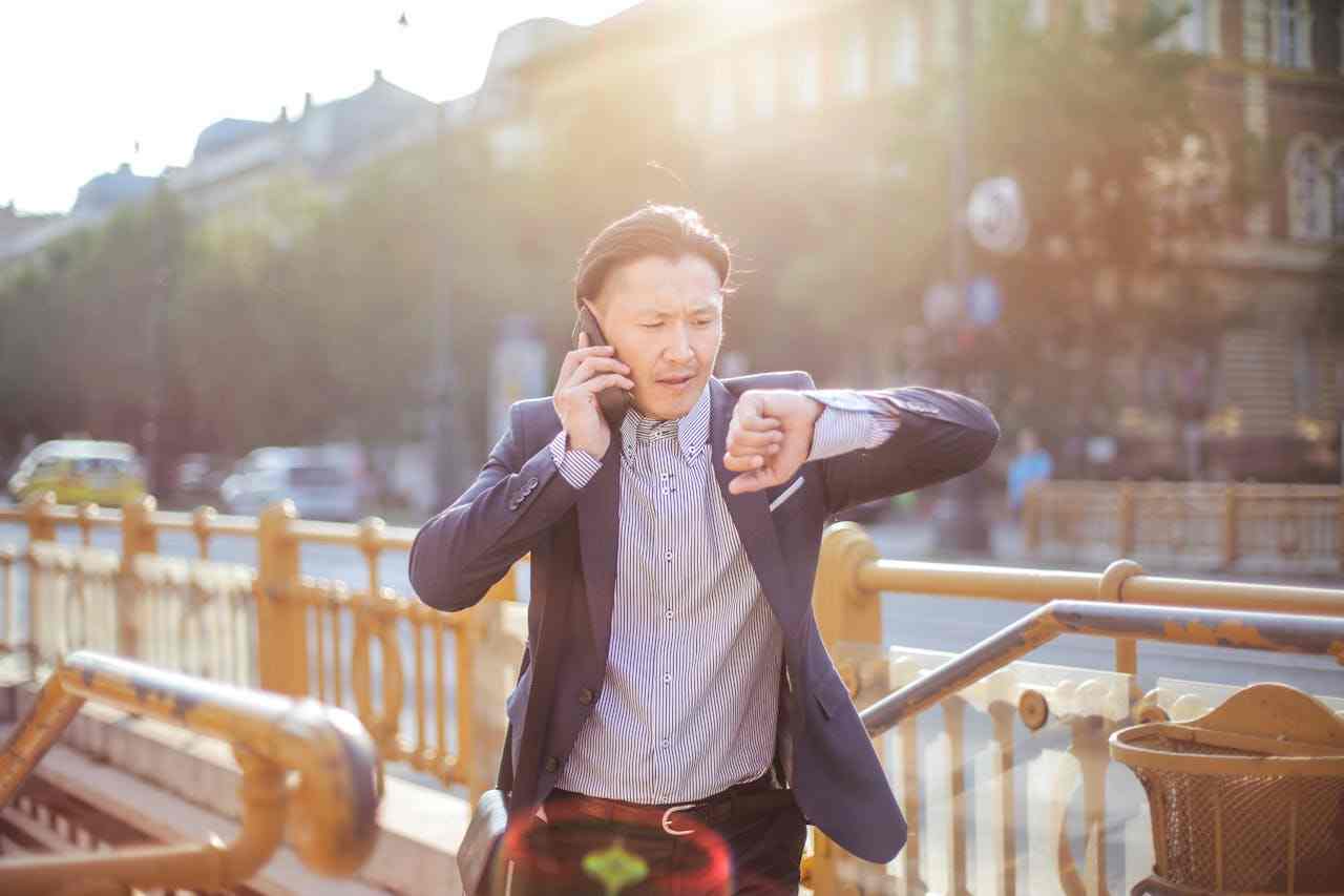 遲到可以扣薪嗎？