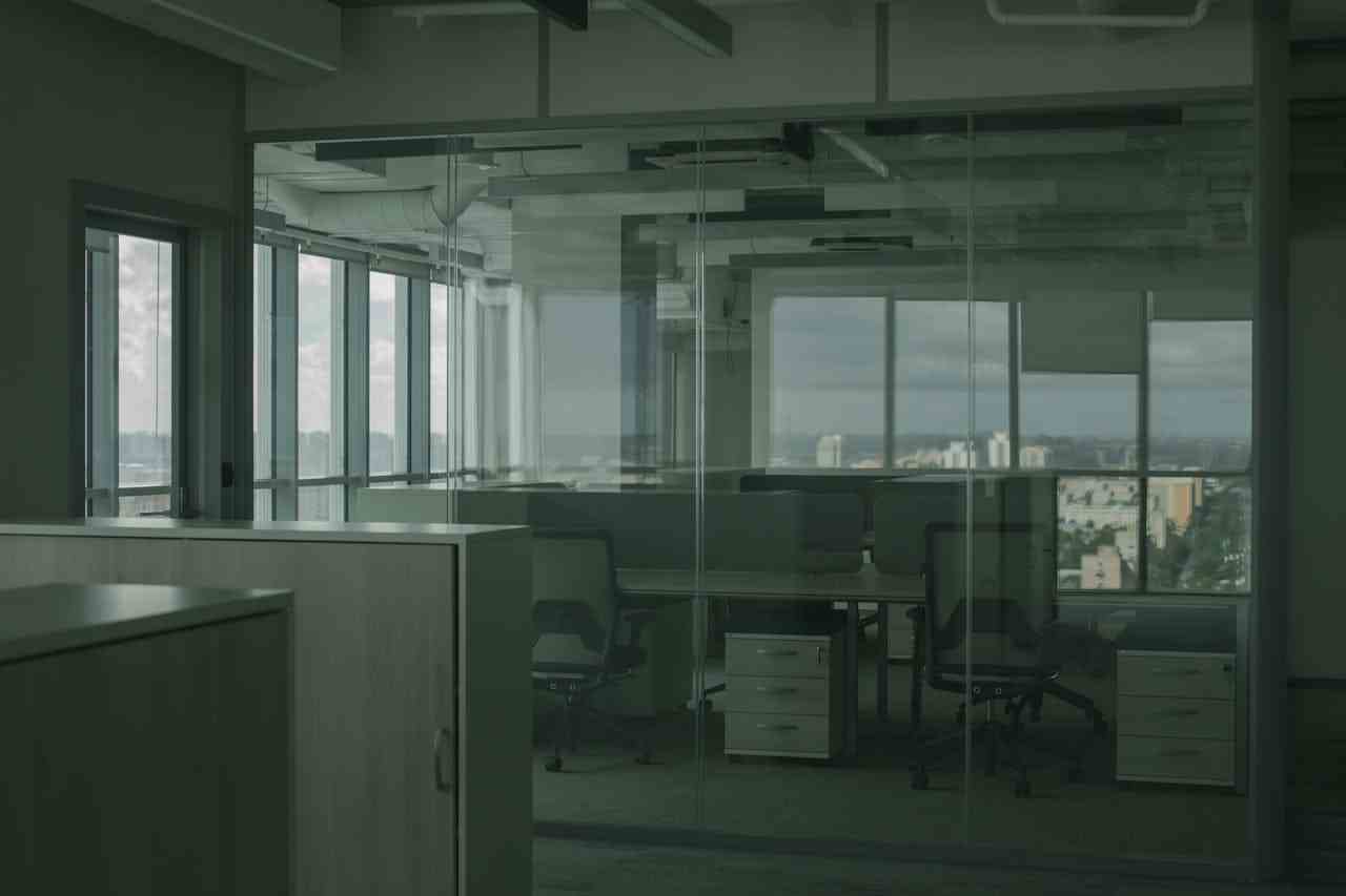 員工曠職求償