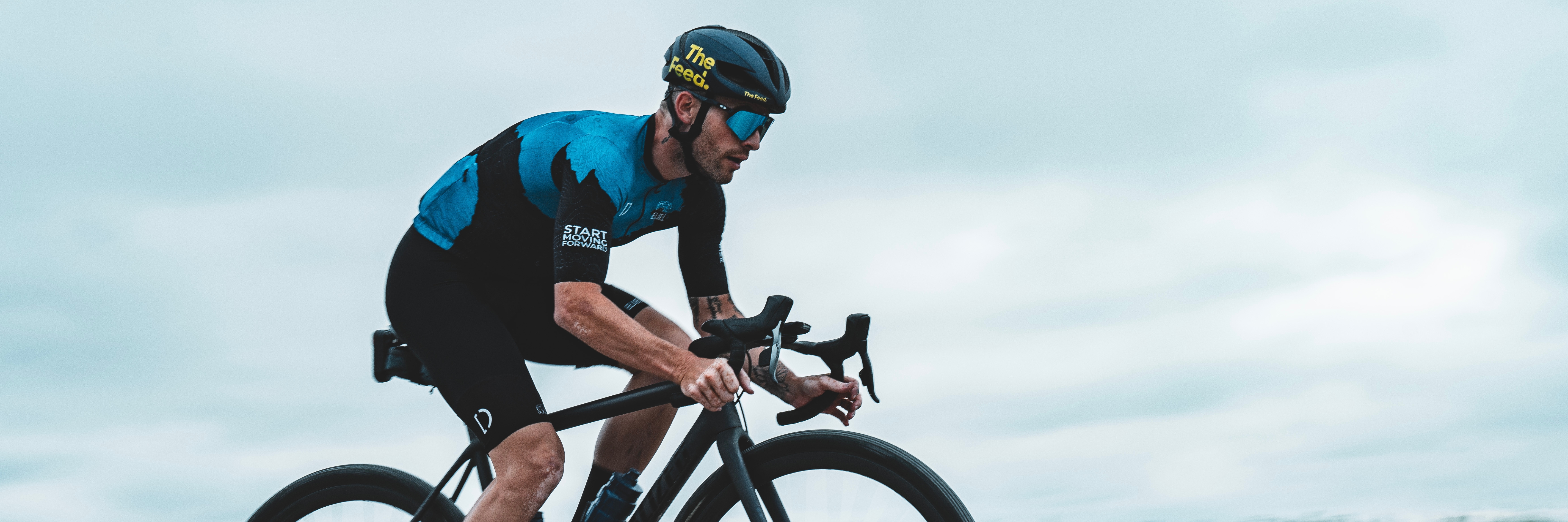 derek teel resized Banner 6840 x 2280 (1)