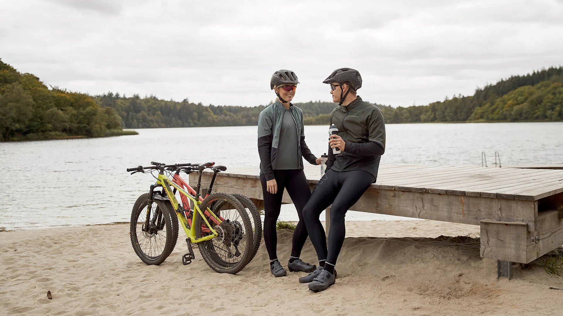 Var välutrustad för mountainbike-cykling