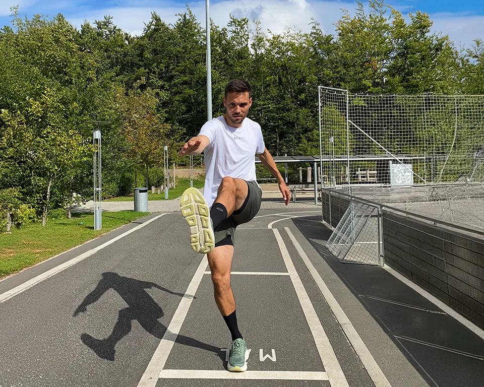 Billede 1 - træning - mand på løbebane