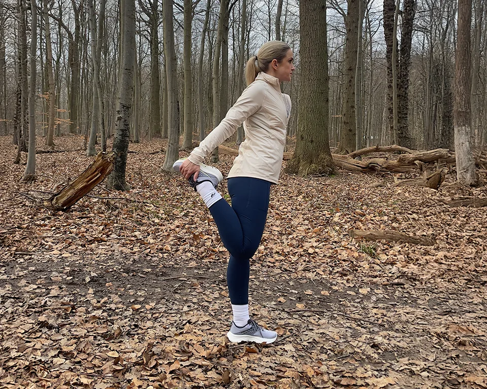 Billede 1 - træning - kvinde i skoven