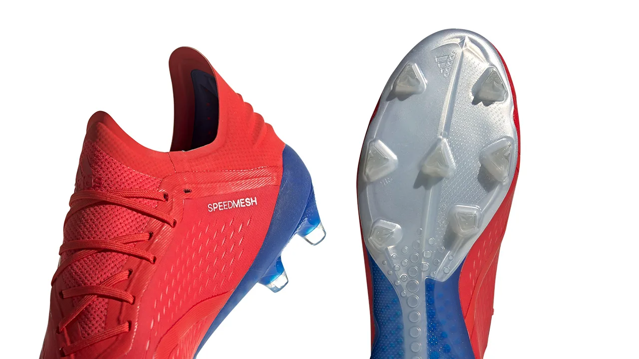 Voetbalschoenen rood blauw