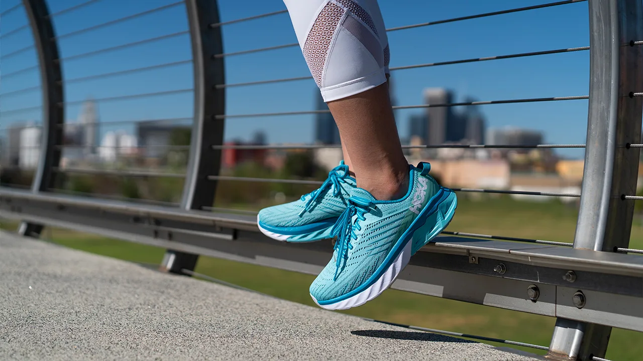 HOKA konzentriert sich auf Schuhe