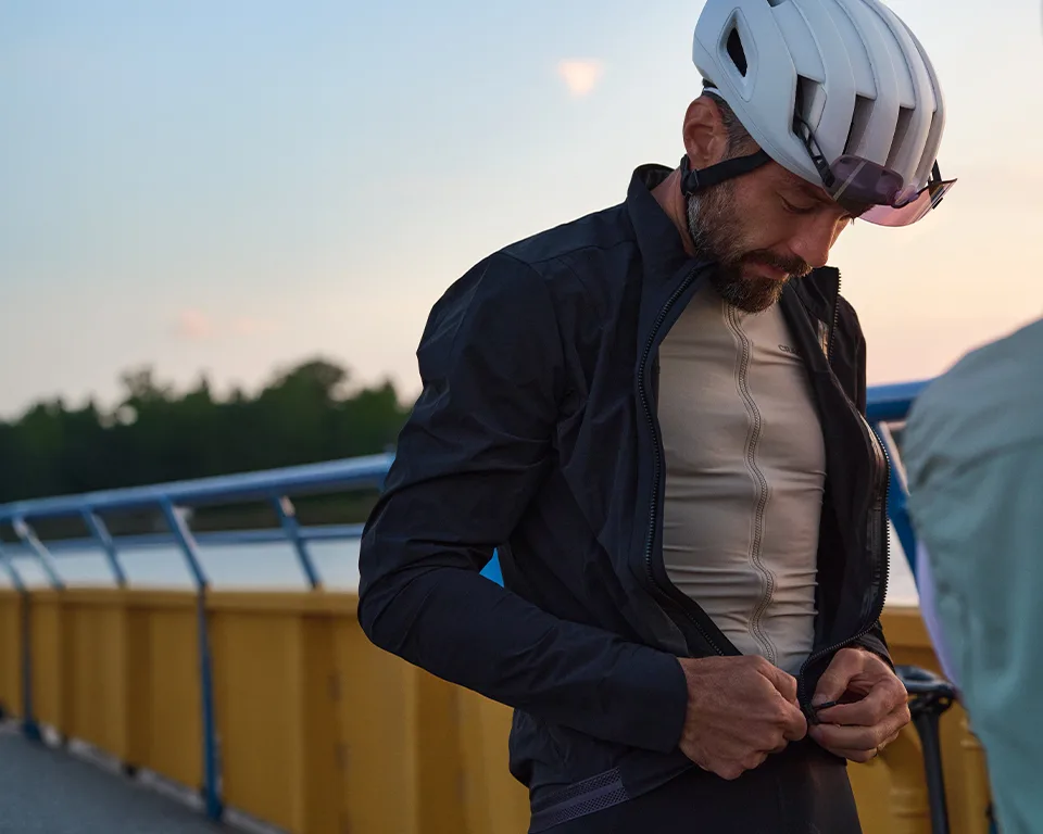 Billede 3 - træning - mandelig cyklist med solbriler