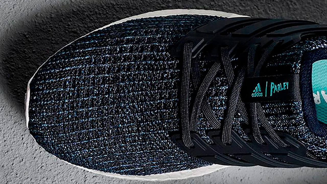 Närbild av adidas Parley