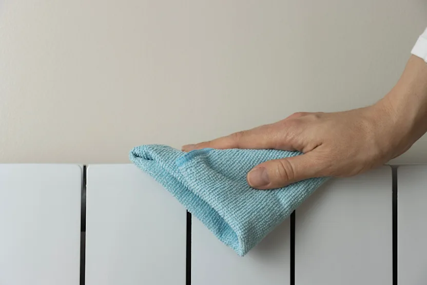 Comment nettoyer un radiateur électrique ? Préparer l'hiver 2026 !