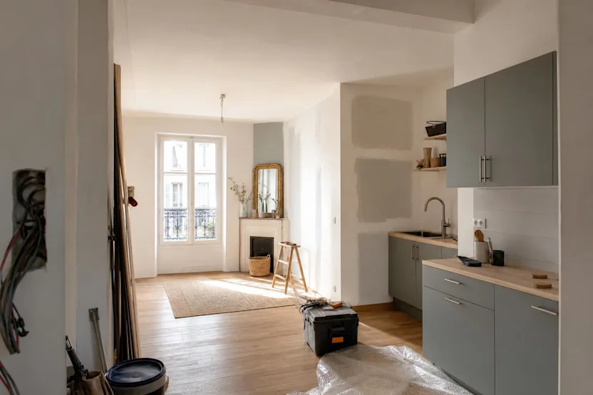 Rénover un studio : budget, étapes des travaux et conseils pour optimiser une petite surface