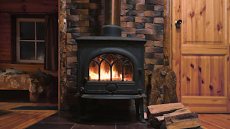 Poêle à Gaz UNIVERSAL 3.4 KW Noir - Effet Flammes Bois - 3 Niveaux De Chauffe
