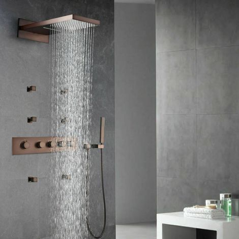 Baño con ducha de lluvia para máximo placer de ducha