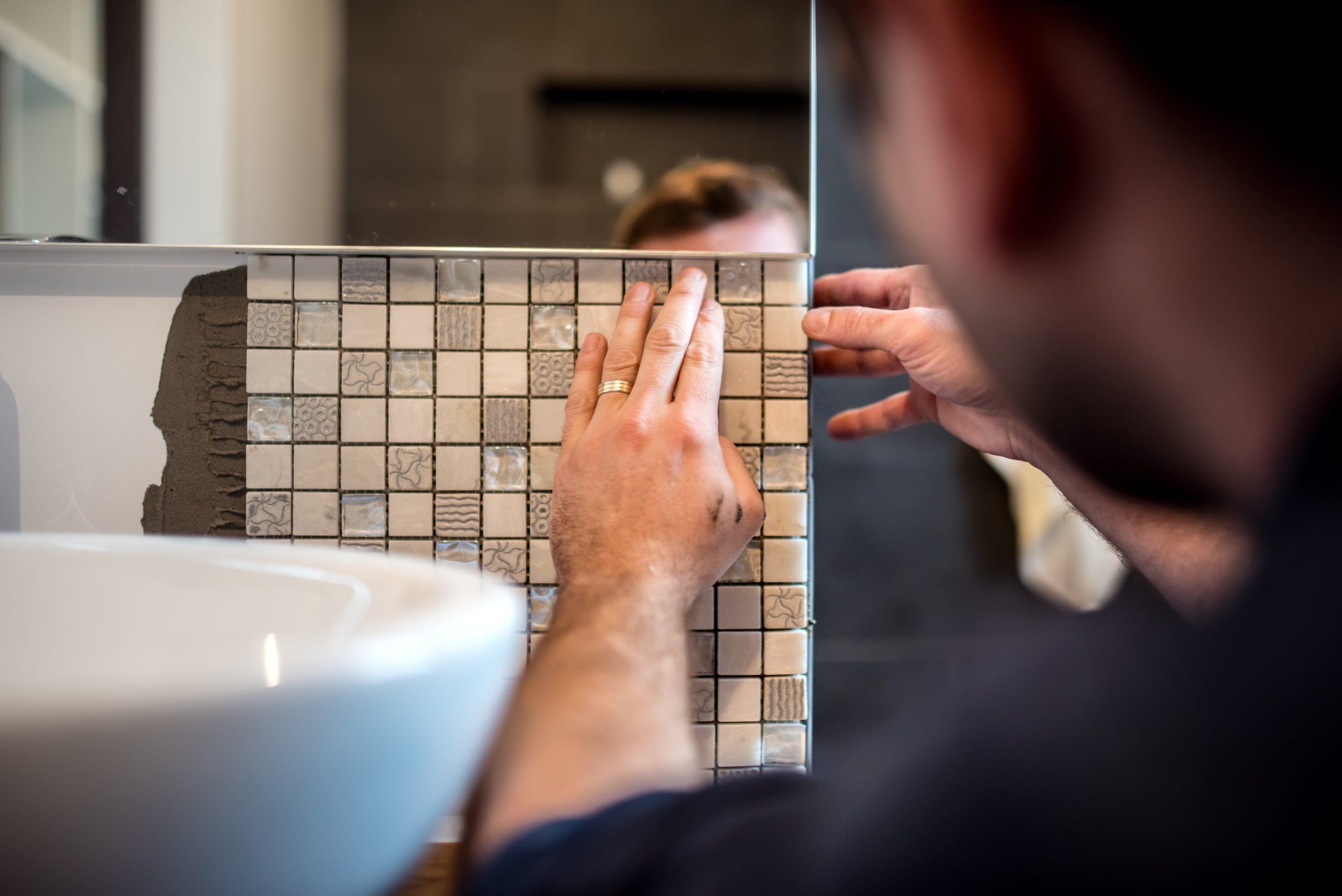 Cómo pintar los azulejos de tu baño en 5 pasos