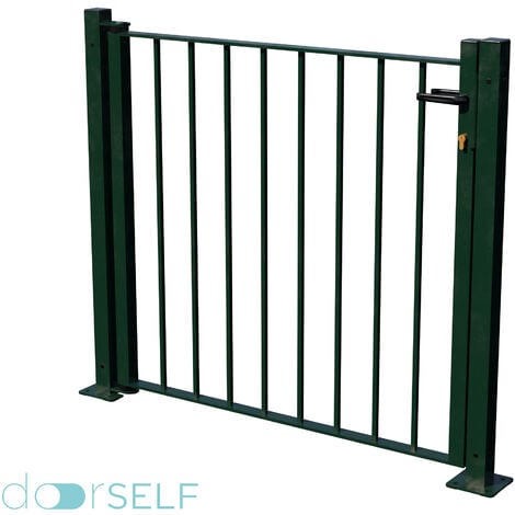 Puerta batiente de acero galvanizado para acceso a terreno particular.
