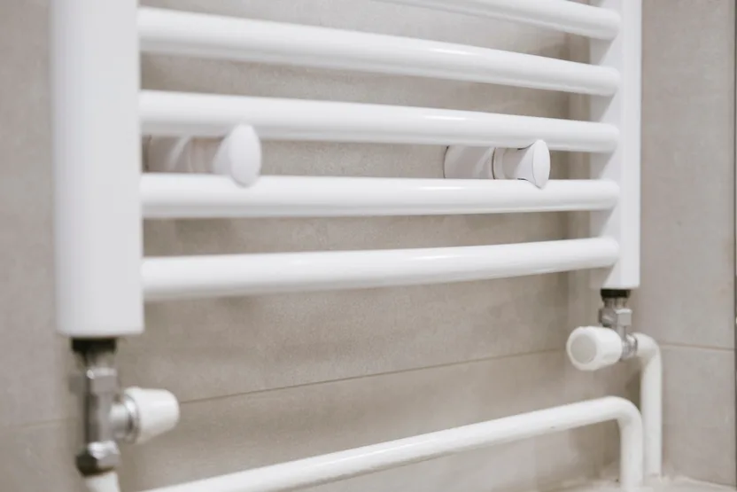 Comment choisir un sèche-serviettes eau chaude ?