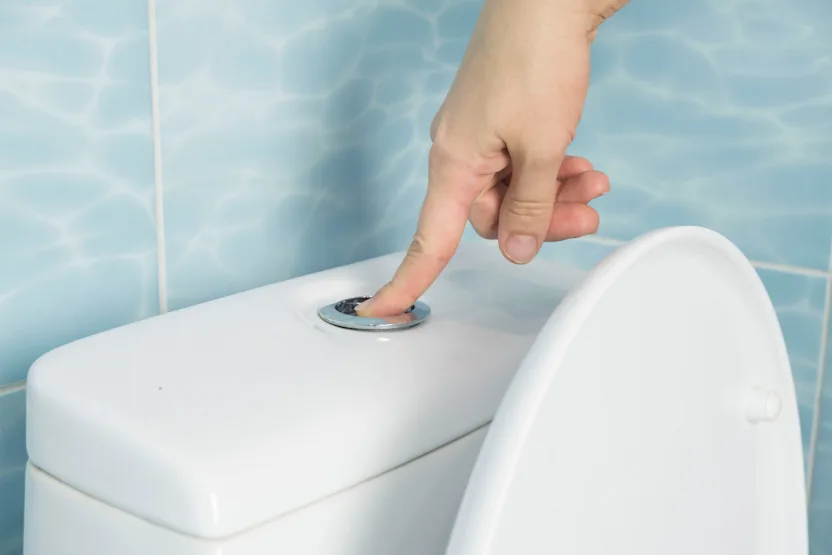 Chasse d'eau qui coule en continu, quel gouffre !