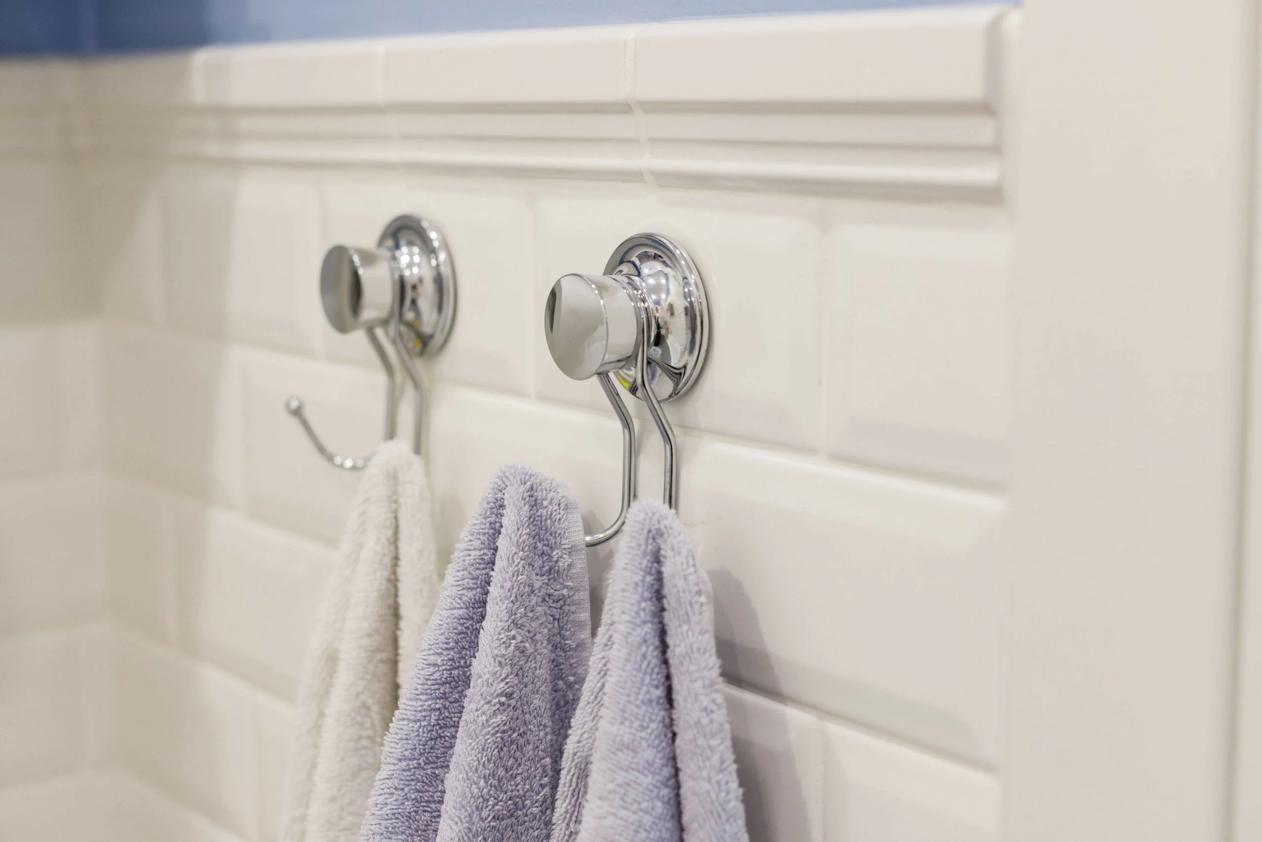 Comment fixer au mur sans faire de trou