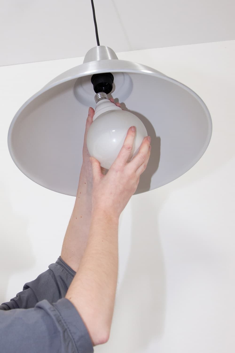 Cómo instalar una lámpara de techo paso a paso