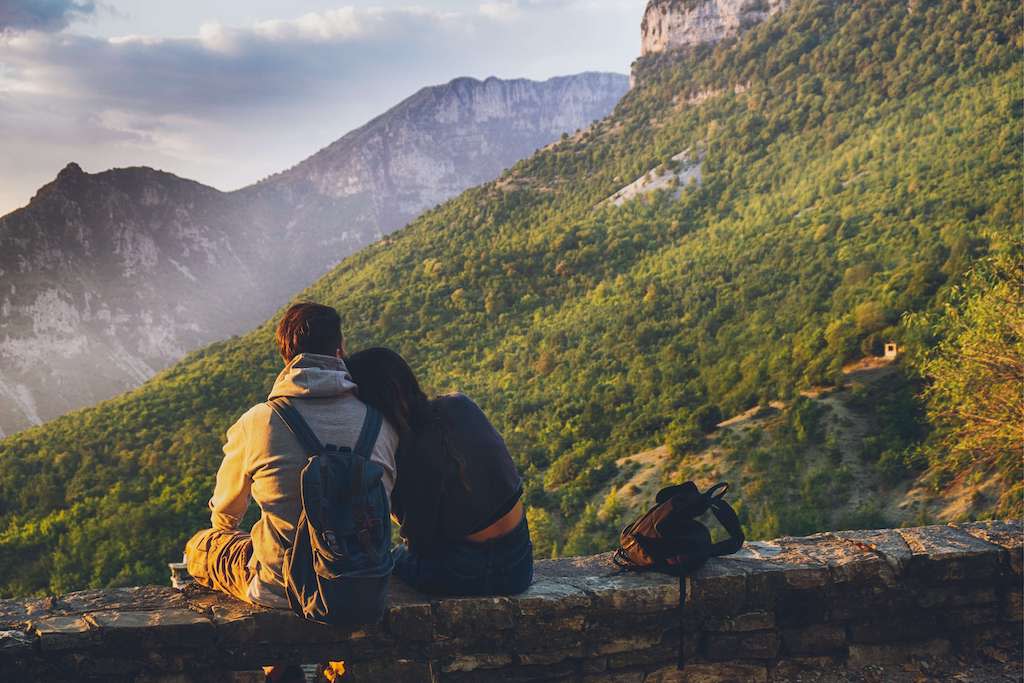 Romance in the mountains. 