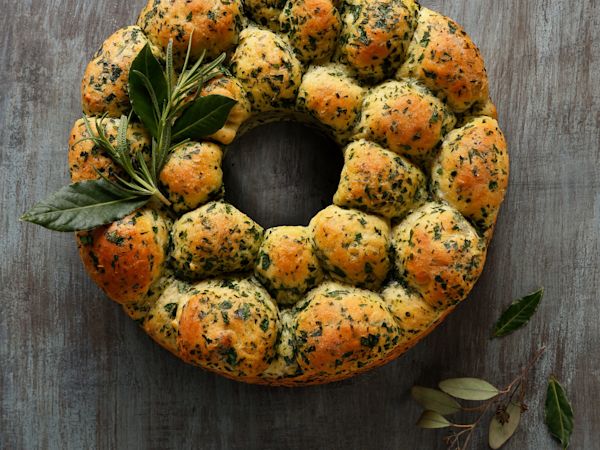 Idahoan® Potato and Herb Pull Apart Bread