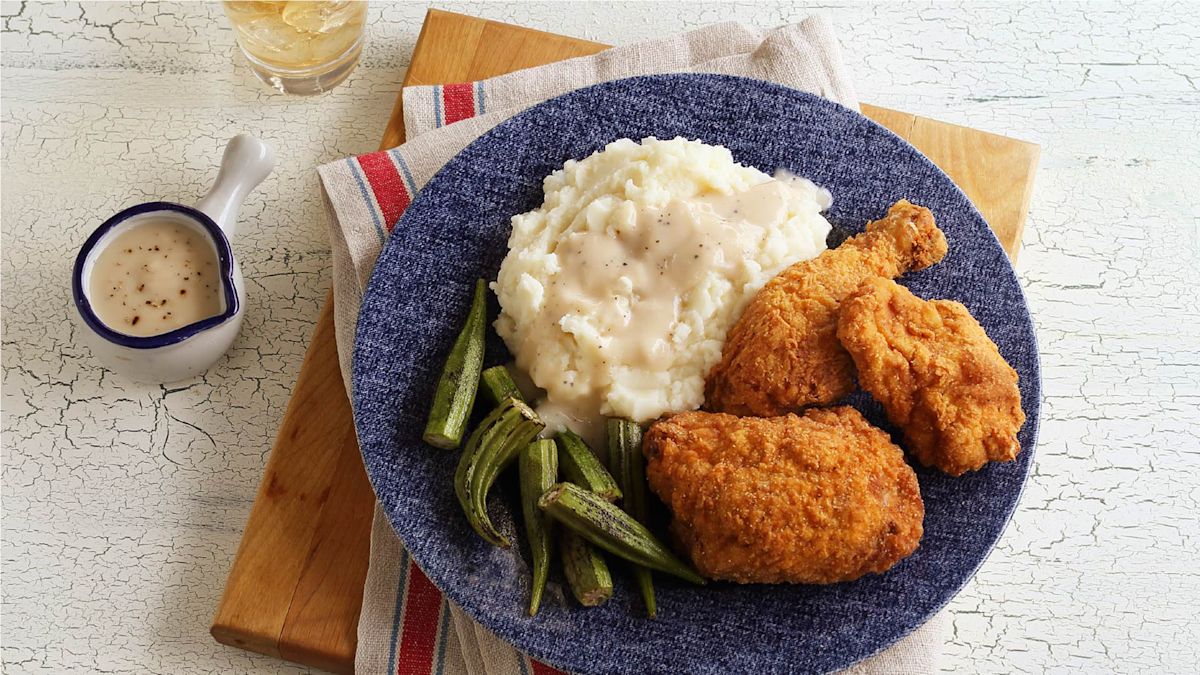 Mashed Potatoes with Country Gravy and Fried Chicken – Featured Image