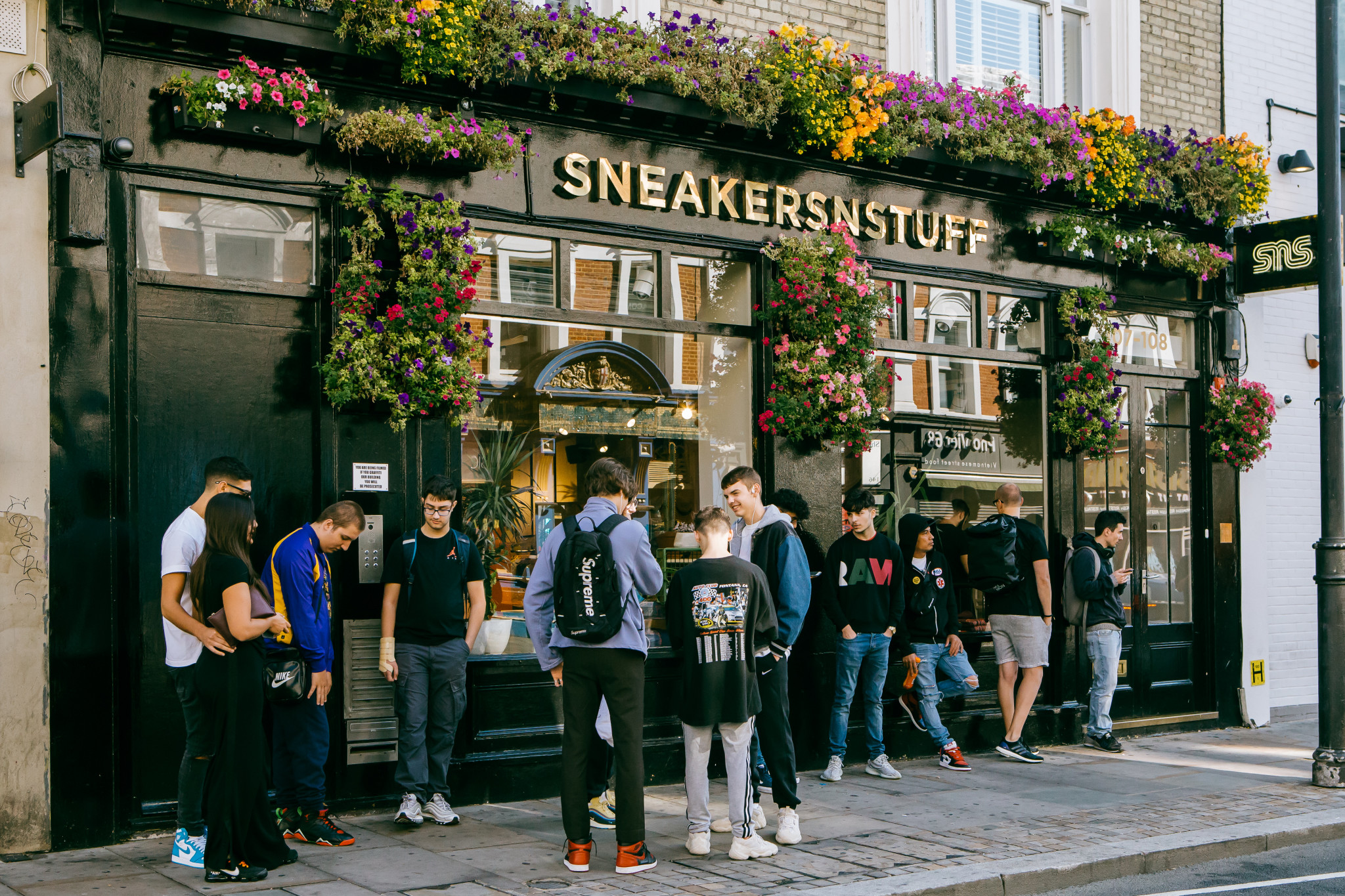 Sns shoreditch sale high street