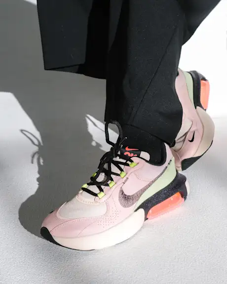 Nike Sportswear Pays Homage To The Original Nike Running Shoe For Women With The Reintroduction Of The New Air Max Verona 1999年創業のスニーカー とストリートウェアのオンラインショップ Nike Sportswear Pays Homage To The Original Nike Running Shoe For Women With The Reintroduction Of The New Air Max Verona 1999年創業のスニーカー とストリートウェアのオンラインショップ