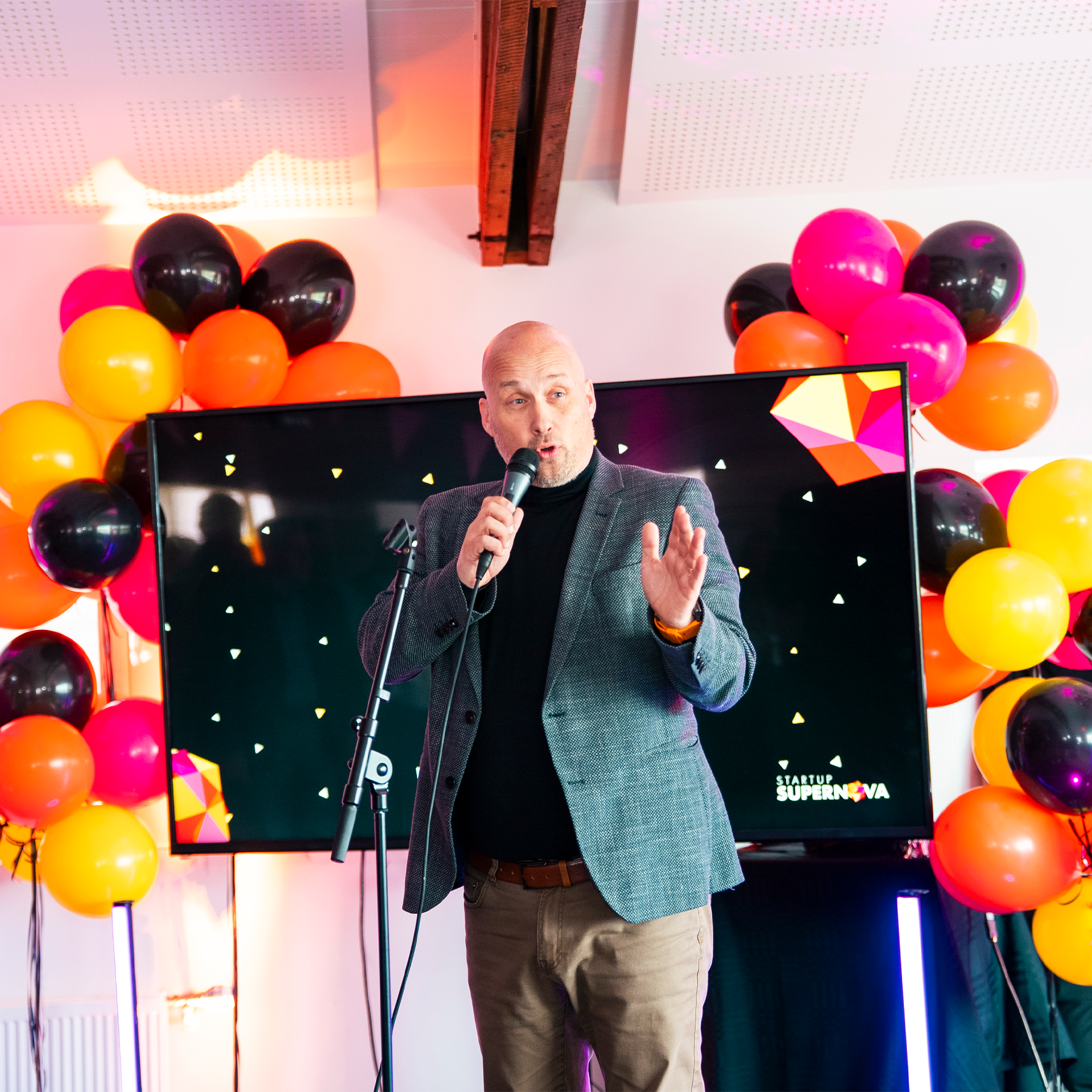 Gummi með eldræðu