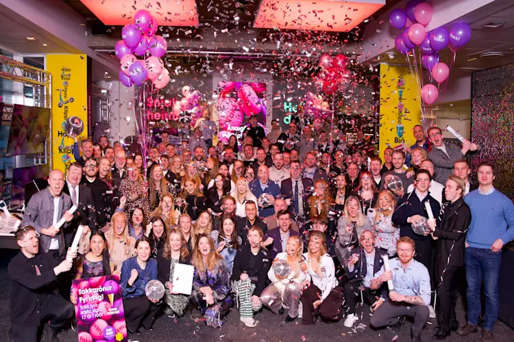 Takk fyrir okkur í sextán ár!