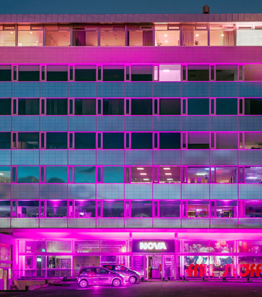 Nova klúbburinn hf: Nova hf. og Sýn hf. undirrita samninga um Sendafélag