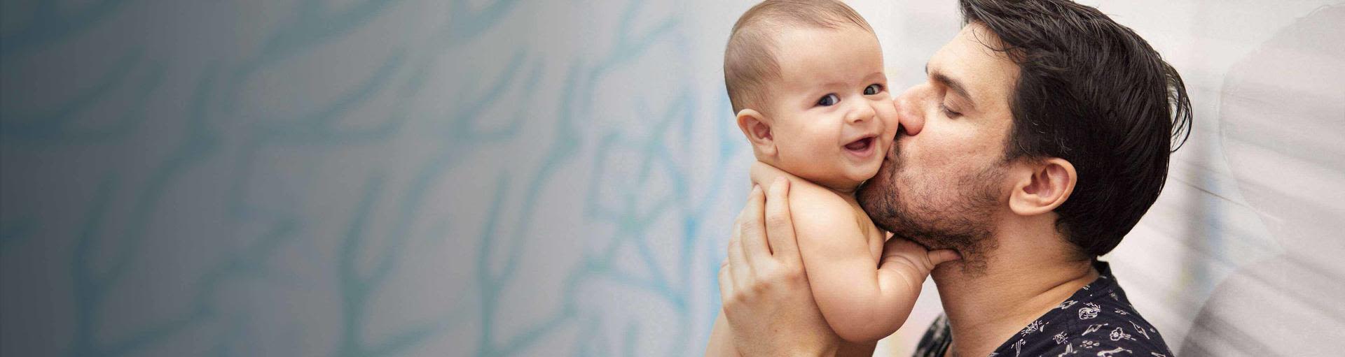 padre-besando-a-su-bebe-es-mx-