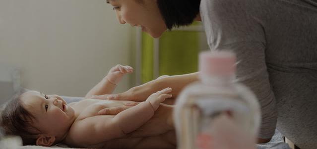 撫觸及嬰兒按摩的好處 - Hero Image - Johnson's Baby - zh-Hant-TW