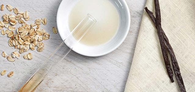Extracting vanilla essence from vanilla bean pods
