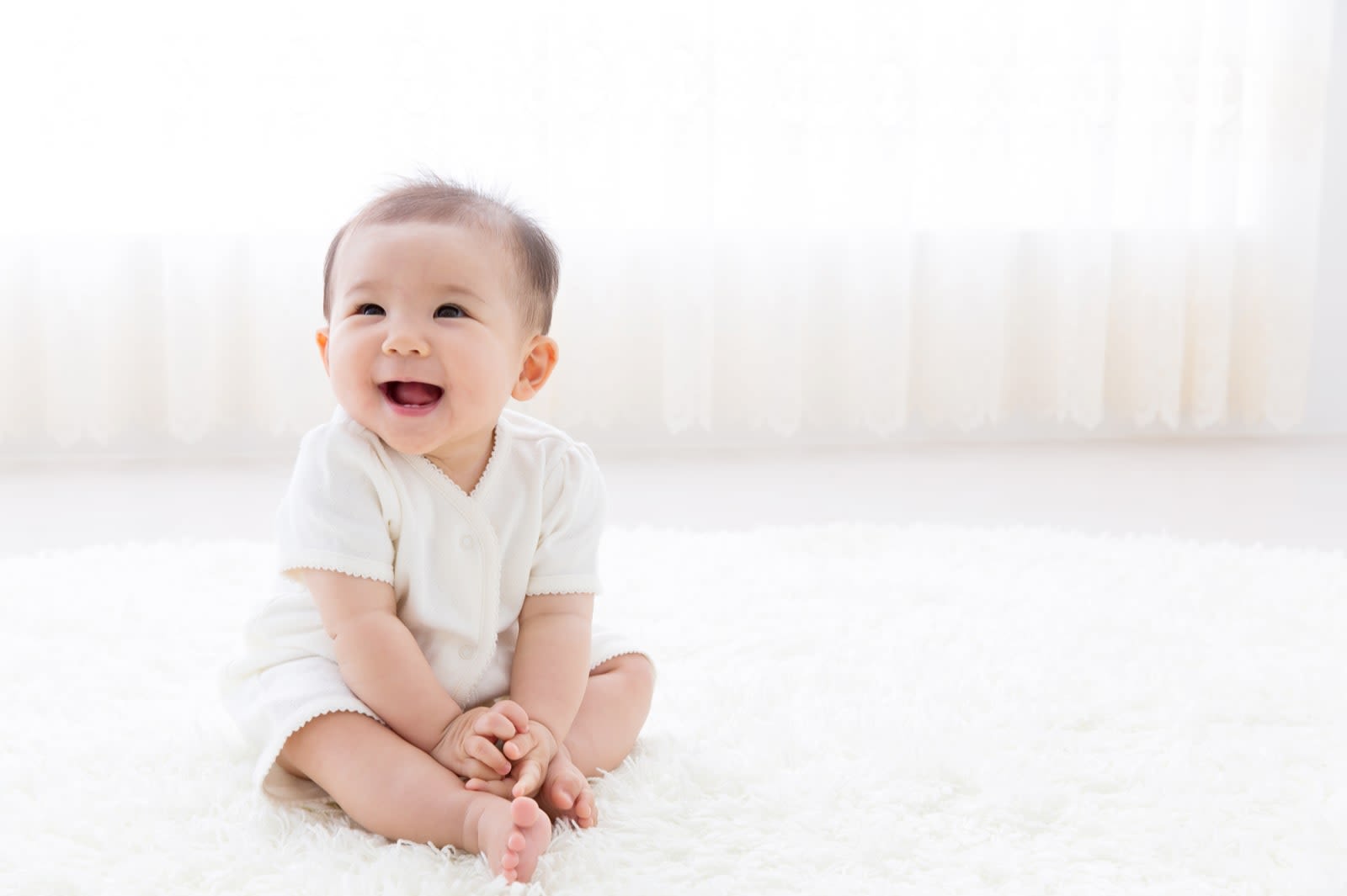 5-tanda-bayi-sehat-dan-perkembangan-tubuhnya-normal.jpg