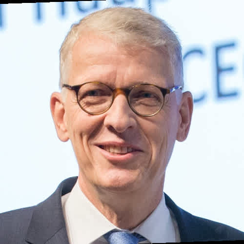 Dr. Bernhard Düttmann