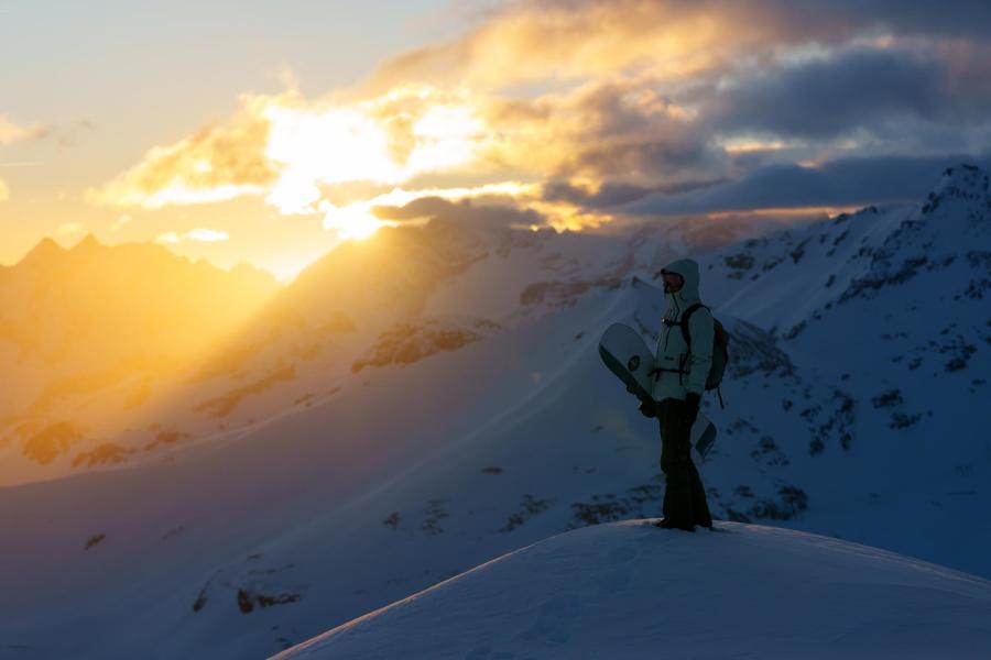 Sonnenaufgang Snowboarden