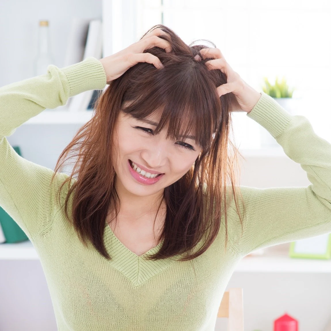 Scalp Problems: Causes, Symptoms and Treatment| Head & Shoulders IN
