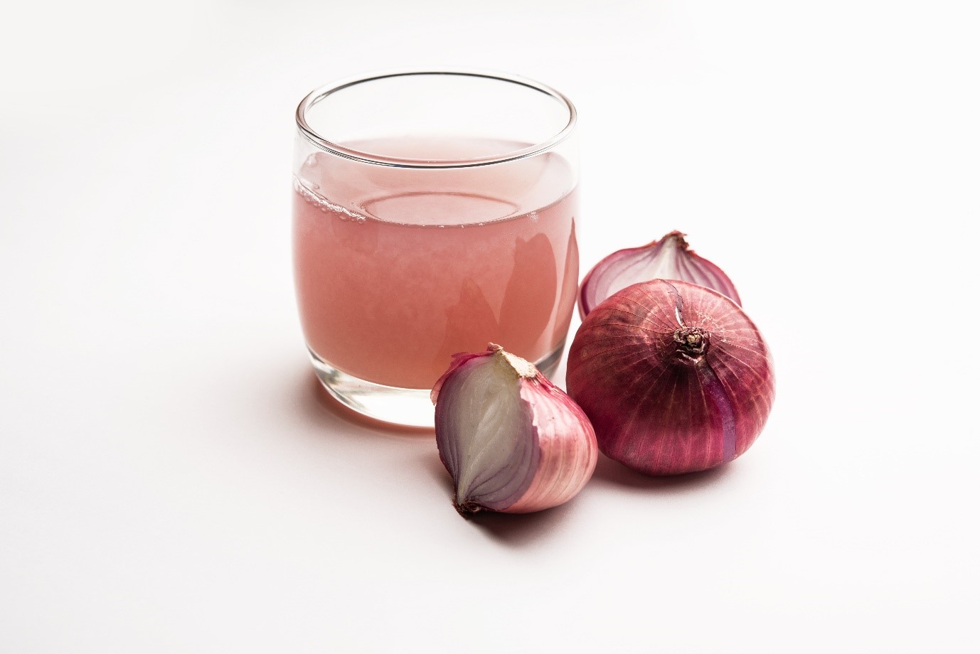 How Can Onion Juice Help Reduce Dandruff?  