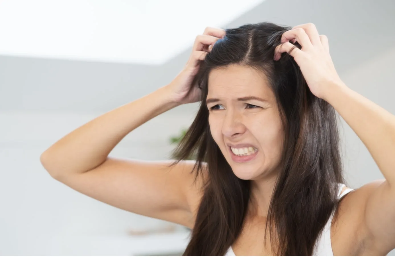 HOME REMEDIES FOR SOOTHING AN ITCHY SCALP IN SUMMER